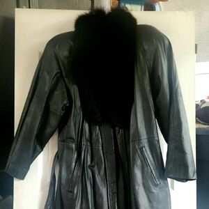 Y2K Vintage Greg Bell Women's Leather Fox Fur Trench Coat w/ Belt Closure, Black